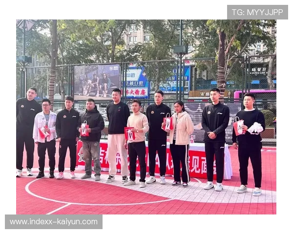 一起登场凝聚热爱球迷与球队携手共创精彩新赛季