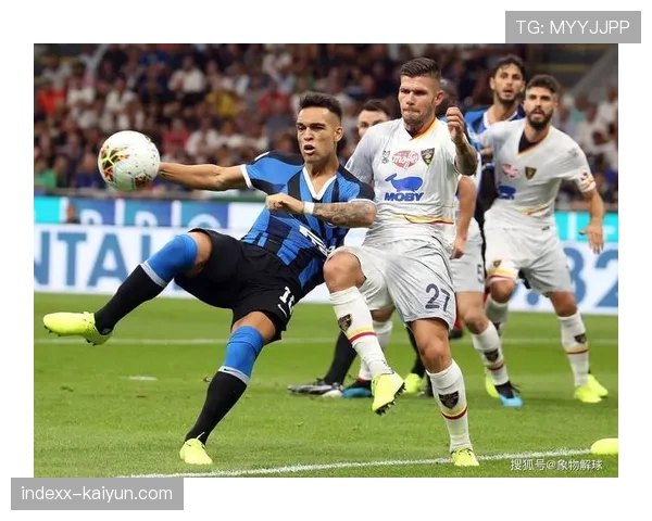 花絮：贝蒂斯对阵塞尔塔，球迷看台巨型Tifo致敬华金